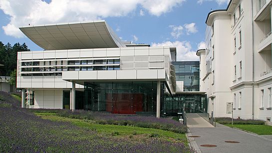 Kliniken & Einrichtungen - LKH-Univ. Klinikum Graz