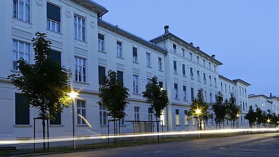 Kliniken & Einrichtungen - LKH-Univ. Klinikum Graz