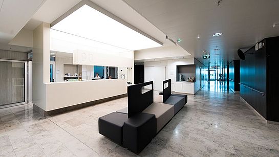 Für unsere Patienten - Universitätsklinik für Chirurgie - LKH-Univ ...